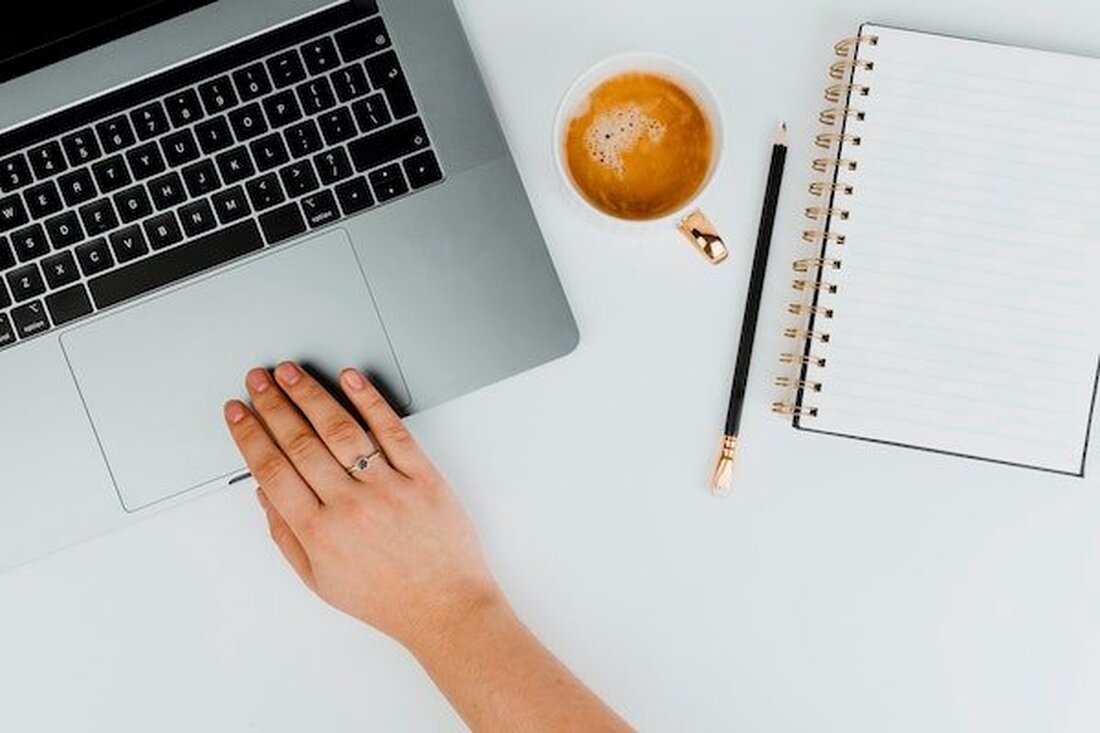 Empfehlungsprogramme sind möglicherweise eines der am wenigsten genutzten Tools für das Wachstum Ihres Unternehmens. Sie nutzen die fantastische Arbeit, die Sie mit aktuellen und früheren Kunden geleistet haben, um neue Kunden zu gewinnen. Empfehlungsprogramme eignen sich hervorragend für Unternehmen in der Gesundheits- und Wellnessbranche. Sie tragen nicht nur zur Steigerung Ihres Geschäftseinkommens bei, sondern auch dazu, dass Sie Ihrer Wellness-Mission näher kommen, indem Sie Ihre Dienstleistungen auf mehr Menschen ausweiten und sie so dabei unterstützen, ein gesünderes Leben zu führen. Dieser Artikel gibt Ihnen eine Einführung in Empfehlungsprogramme und führt Sie in eine 8-stufige Strategie zur Implementierung eines Programms ein &hellip;