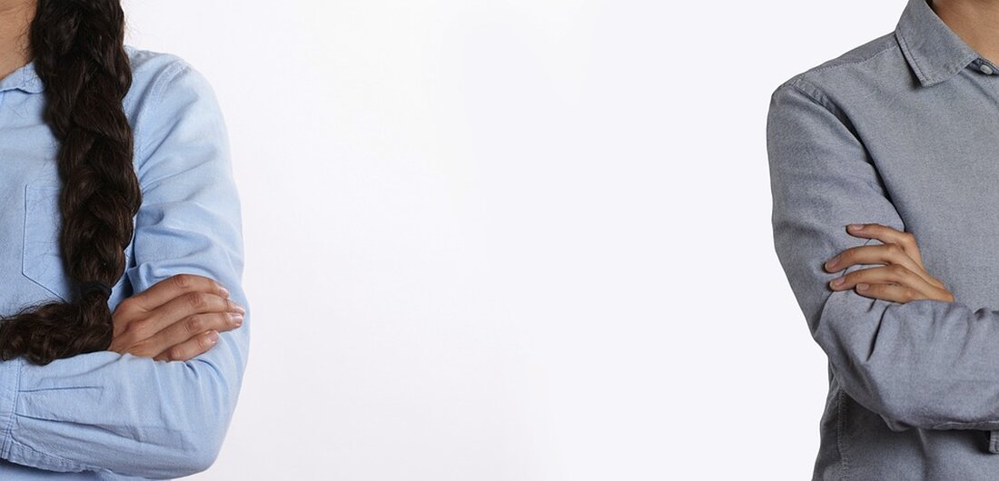 Der Zusammenhang zwischen Fitness und psychischer Gesundheit In der heutigen Gesellschaft steht die psychische Gesundheit immer mehr im Fokus. Es ist mittlerweile anerkannt, dass körperliche Fitness einen positiven Einfluss auf die psychische Gesundheit haben kann. In diesem Artikel werden wir den Zusammenhang zwischen Fitness und psychischer Gesundheit genauer betrachten. Was versteht man unter Fitness? Fitness wird oft mit körperlicher Aktivität und Sport in Verbindung gebracht. Es geht jedoch um mehr als nur um die körperliche Bewegung. Fitness umfasst ein ganzheitliches Konzept, das auch den Zustand des Körpers, die Ausdauer, die Stärke und die Flexibilität betrifft. Es bezieht auch den mentalen …