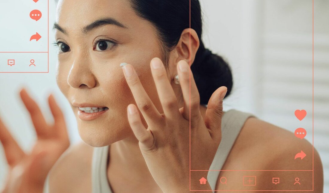 Entdecken Sie, wie Peptide die Gesundheit Ihrer Haut verbessern können. Erfahren Sie mehr über ihre Wirksamkeit, Anwendung und Vorteile für eine effektive Hautpflege.Im als ständig wachsenden Bereich der Hautpflegeprodukte hat sich eine Zutat als besonders effektiv für die Verbesserung der Hautgesundheit herausgestellt – Peptide. Diese kurzen Ketten von Aminosäuren spielen eine entscheidende Rolle bei der Erhaltung und Verbesserung der Hautgesundheit. In diesem Artikel erfahren Sie, wie Peptide in Hautpflegeprodukten wirken und welche Vorteile sie für Ihre Haut haben können. Weiterhin lernen Sie, wie Sie diese wertvollen Inhaltsstoffe optimal für Ihre Hautpflege einsetzen können. Die wissenschaftliche Rolle von Peptiden in der …