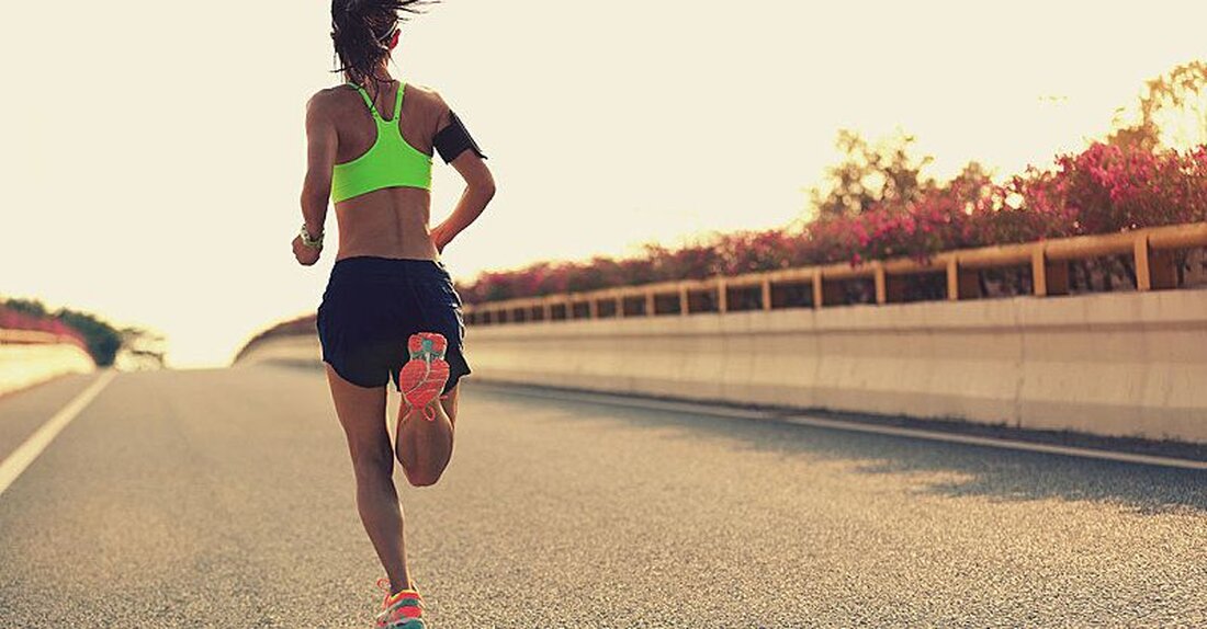 In diesem Artikel Alle ansehen In diesem Artikel Vorteile des schnelleren Laufens Vorteile des längeren Laufens So wählen Sie zwischen schnellerem und längerem Laufen Also, was ist besser – schneller laufen vs. länger laufen?