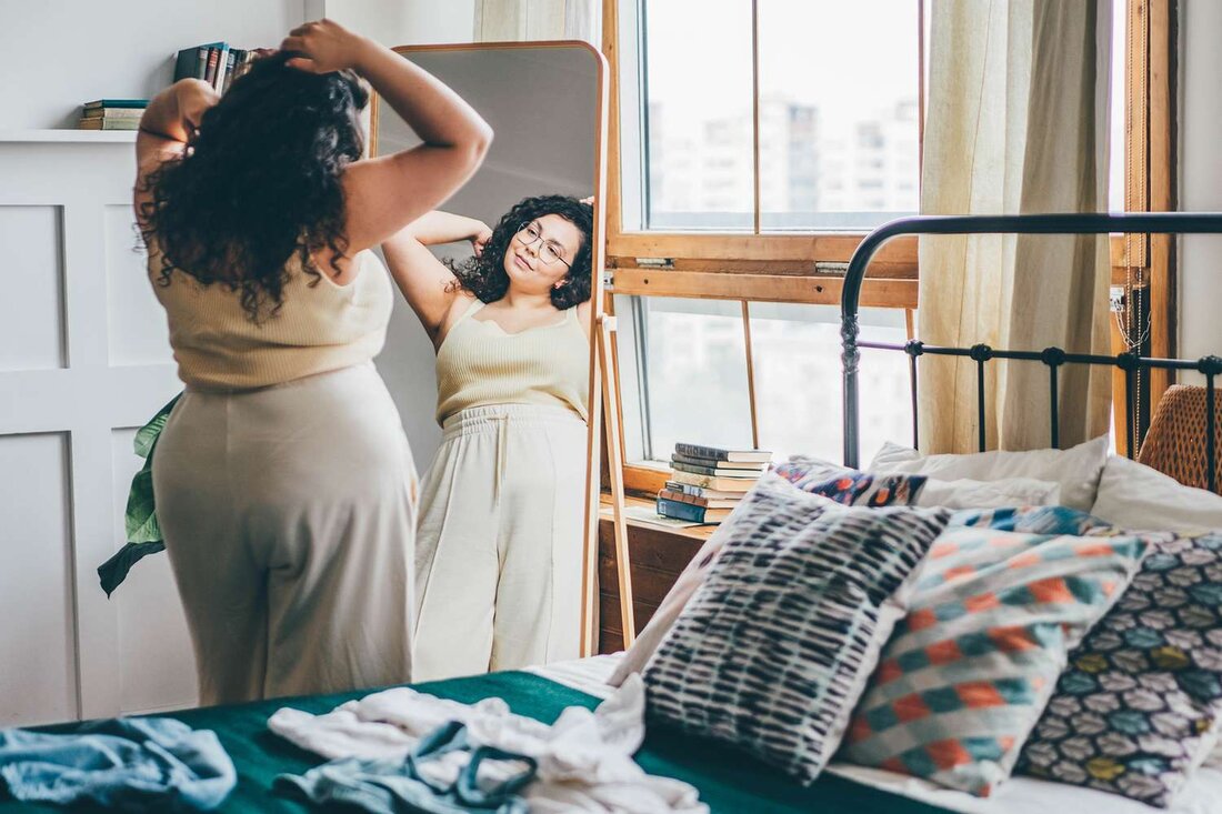 Wenn Menschen abnehmen möchten, haben sie oft ein bestimmtes Ziel vor Augen. Vielleicht ist es das Gewicht, das Sie im College hatten, ein Gewicht vor der Geburt oder etwas Willkürlicheres – eine Zahl, von der Sie denken, dass sie Sie glücklich machen wird. Aber diejenigen, die beim Erreichen ihrer Gewichtsabnahmeziele erfolgreich sind, fragen sich oft, wann sie mit ihrer Gewichtsabnahme tatsächlich *fertig* sind. Ist es, wenn Sie dieses bestimmte Zahlenziel erreichen? Ist es, wenn Sie in eine bestimmte Jeans passen? Ist es, wenn Sie es leid sind, an Ihr Gewicht zu denken? So helfen Ernährungsberater ihren Kunden bei der Entscheidung, …