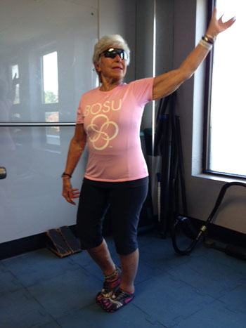 Dynamische Flexibilität von Brust und Schulter in den Pedal treten