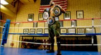 Marineveteran Ironbound Mike Steadman hält 3 nationale Boxmeisterschaftsgürtel