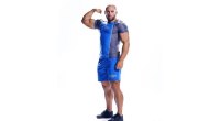 Matt Cable trägt die Uniform der Titan Games