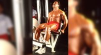 Samir Bannout trainiert seine Beine in Gold's Gym