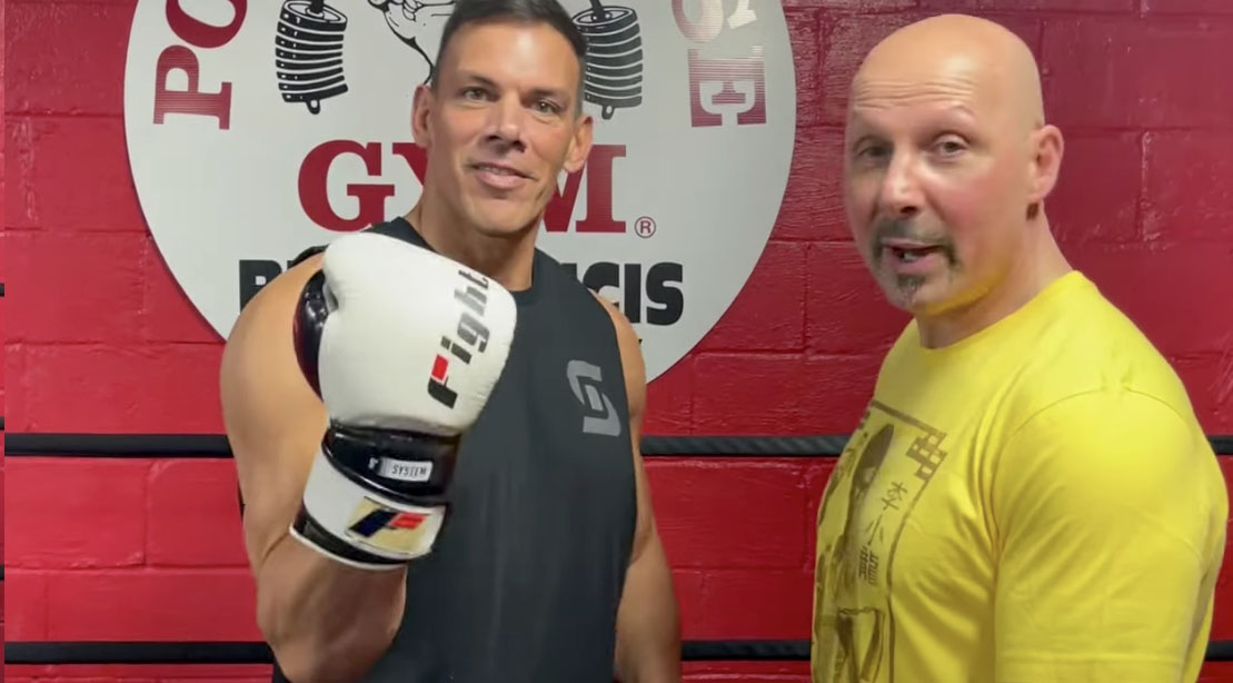 Meistern Sie „Bump and Punch“ mit diesen Kickbox-Tipps von Derek Panza