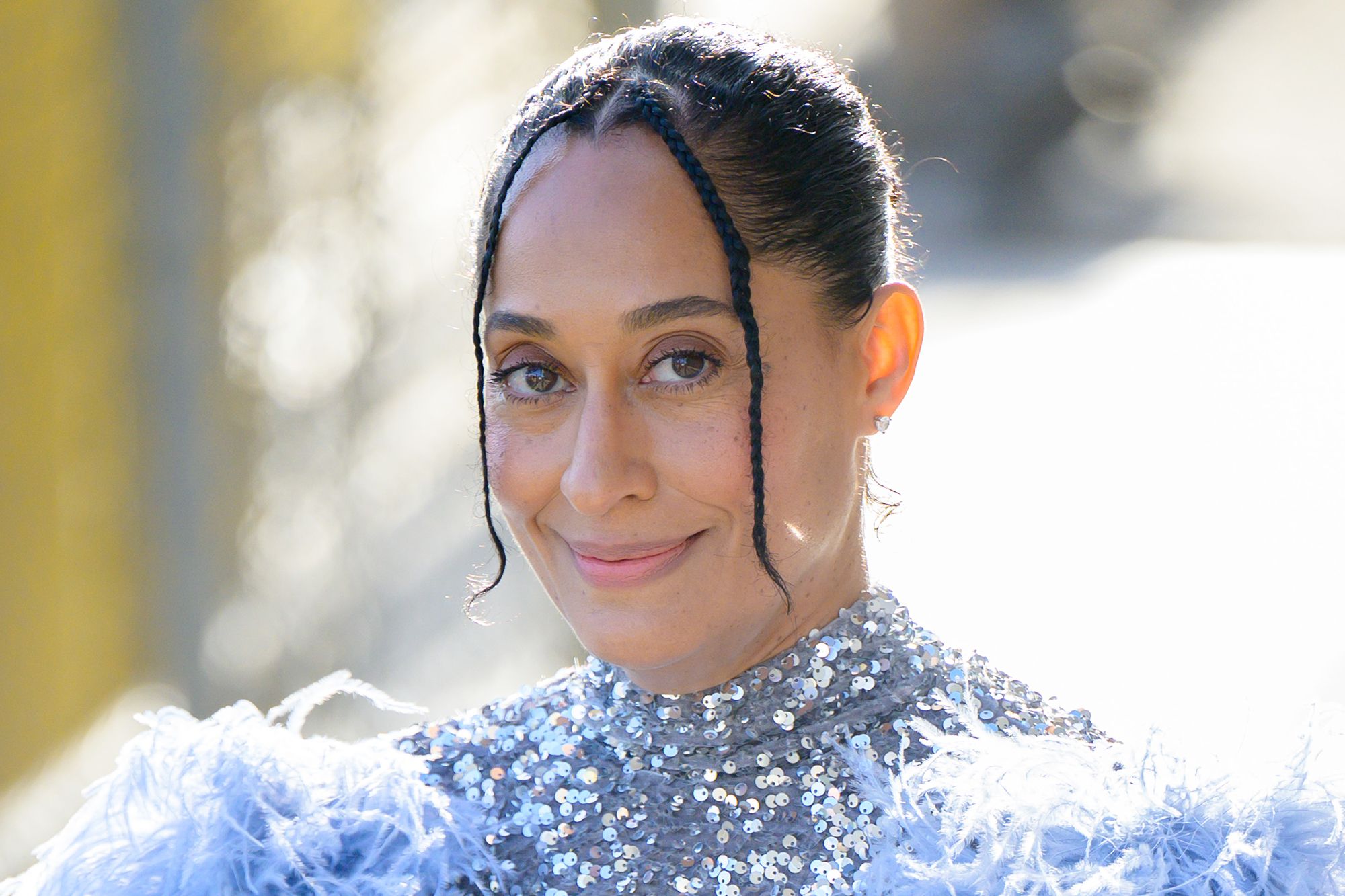 Beobachten Sie Tracee Ellis Ross Power durch eine Battle Rope-Übung