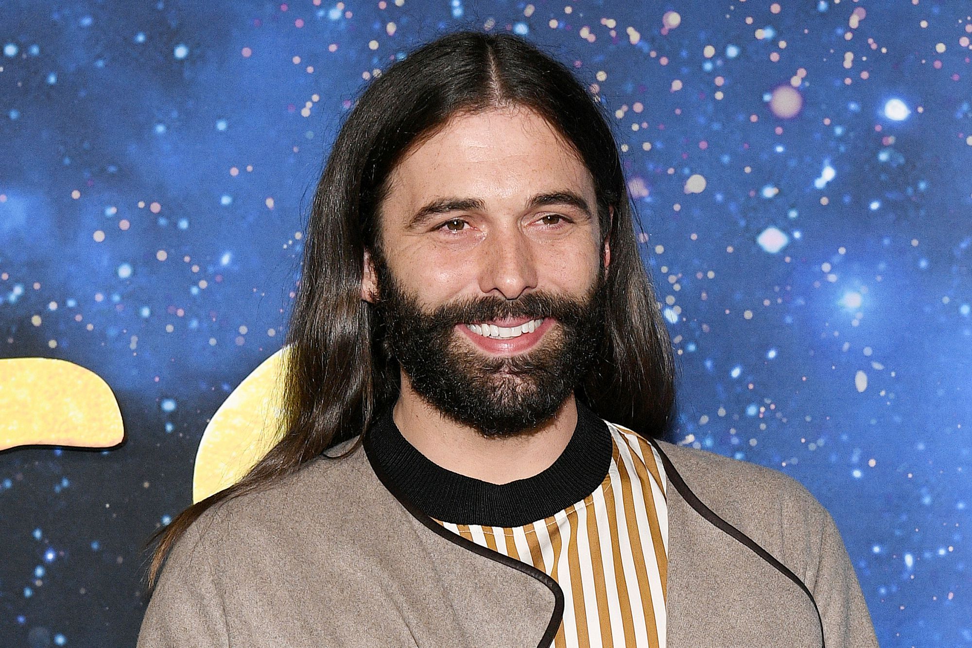 Jonathan Van Ness sagt, er habe 35 Pfund abgenommen, nachdem er mit einem Ernährungsberater gearbeitet hatte