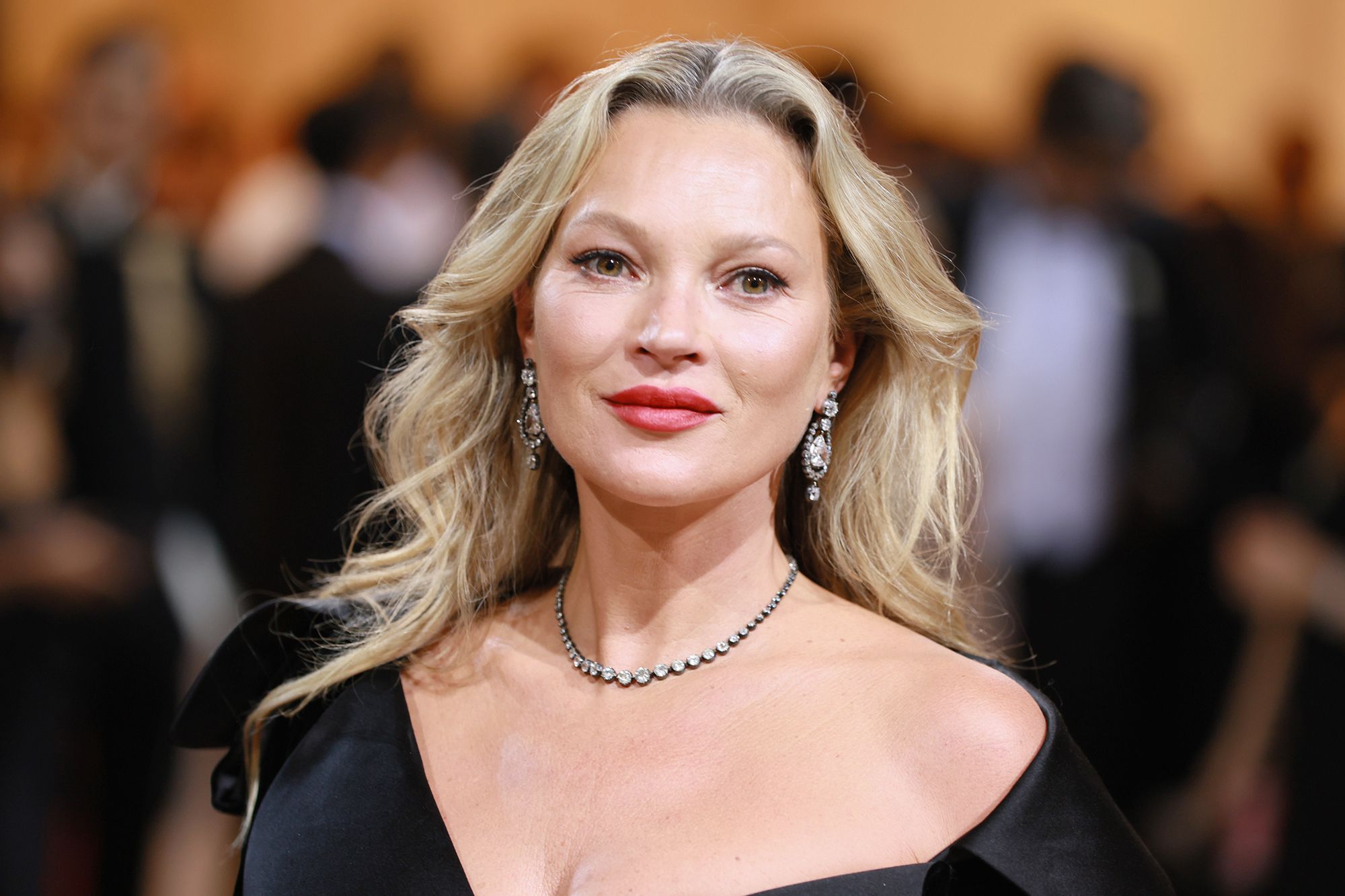 Kate Moss bestätigt, dass diese kultige Lippenmaske ihrem Ruf alle Ehre macht