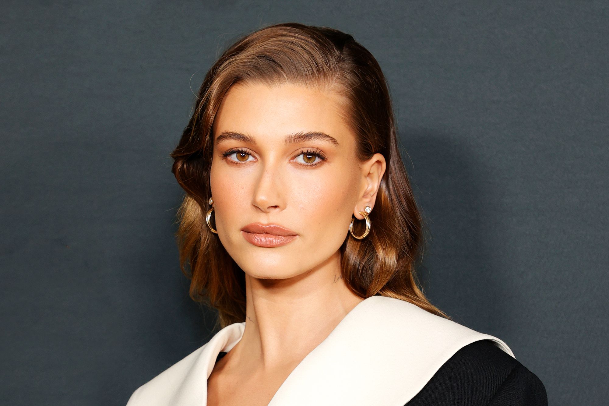 Hailey Bieber erklärte schokoladenglasierte Donut-Nägel zur Maniküre für den Herbst – so bekommen Sie den Look