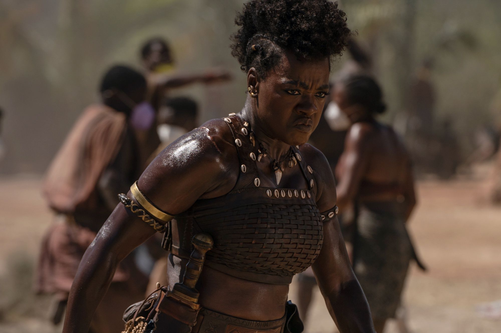 Wie Viola Davis sich auf ihre Rolle in „The Woman King“ vorbereitete – einschließlich eines Ganzkörpertrainings, das Sie ausprobieren können