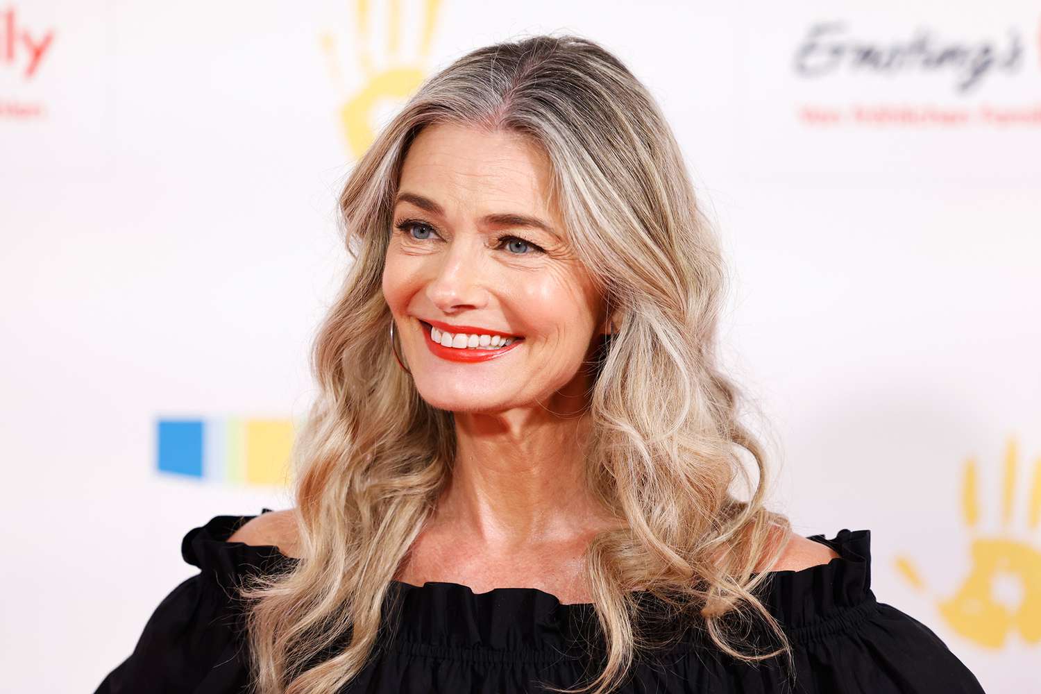 Paulina Porizkova erklärte, warum sie in den sozialen Medien keine Filter verwendet